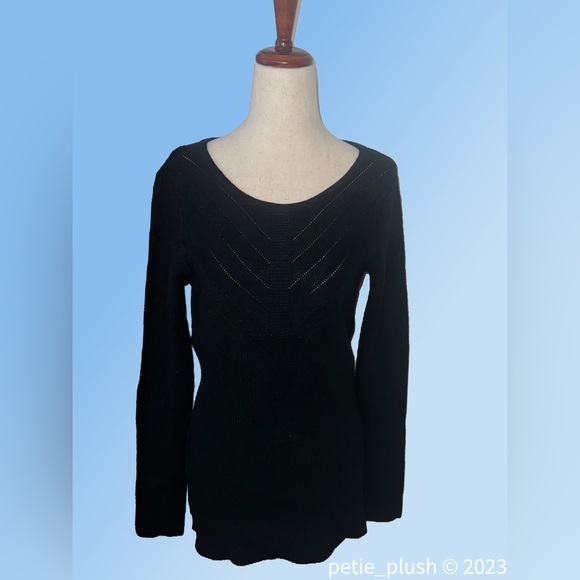 Devotion by Cyrus- NWT -Knitted Sweater- Size: Small - Picture 1 of 5